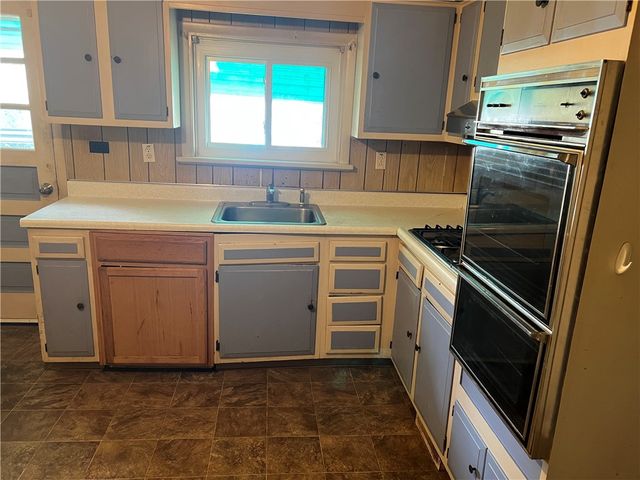 1736 Cecil St, Sharpsburg, PA 15215