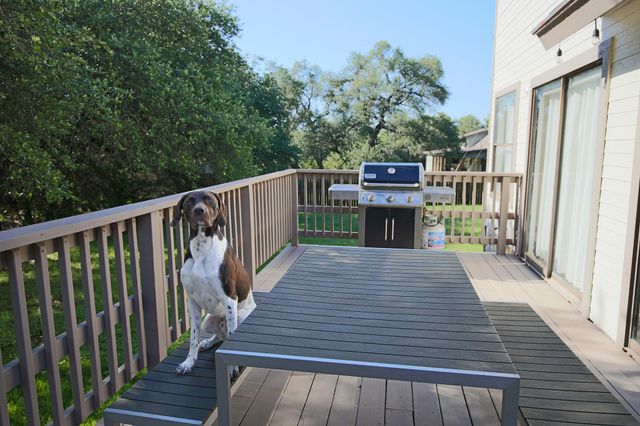 708 Cowal DR S, Spicewood, TX 78669