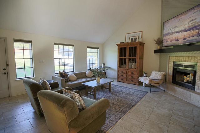708 Cowal DR S, Spicewood, TX 78669