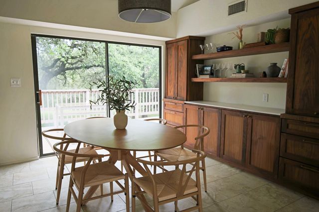 708 Cowal DR S, Spicewood, TX 78669