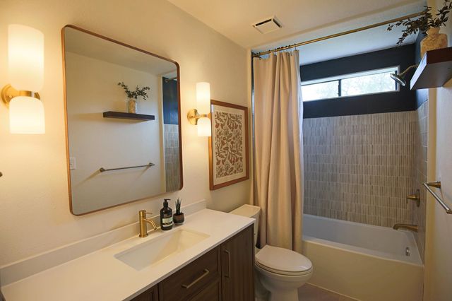 708 Cowal DR S, Spicewood, TX 78669