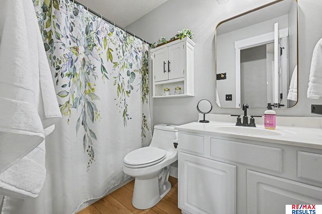 7508 S 180 Avenue, Omaha, NE 68136