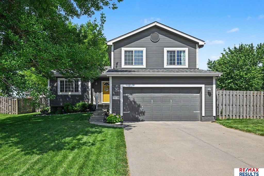 7508 S 180 Avenue, Omaha, NE 68136