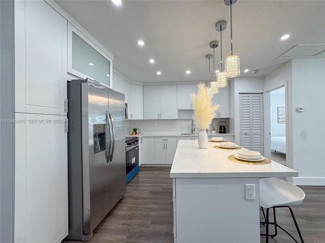 1319 NW 40th St, Miami, FL 33142