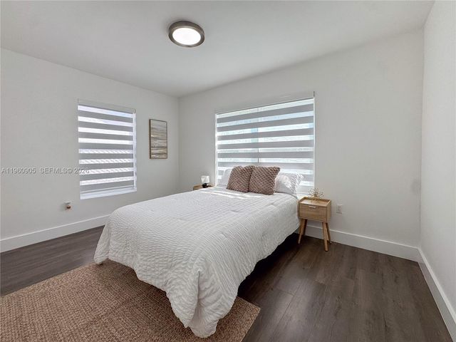 1319 NW 40th St, Miami, FL 33142