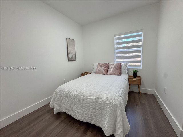 1319 NW 40th St, Miami, FL 33142