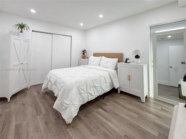 1319 NW 40th St, Miami, FL 33142