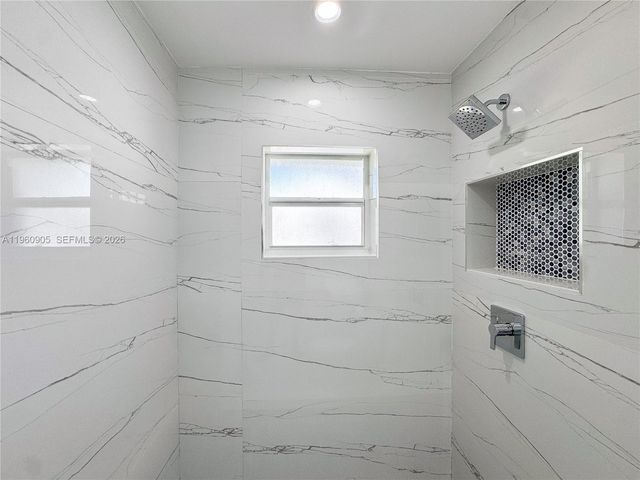 1319 NW 40th St, Miami, FL 33142