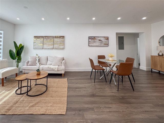 1319 NW 40th St, Miami, FL 33142