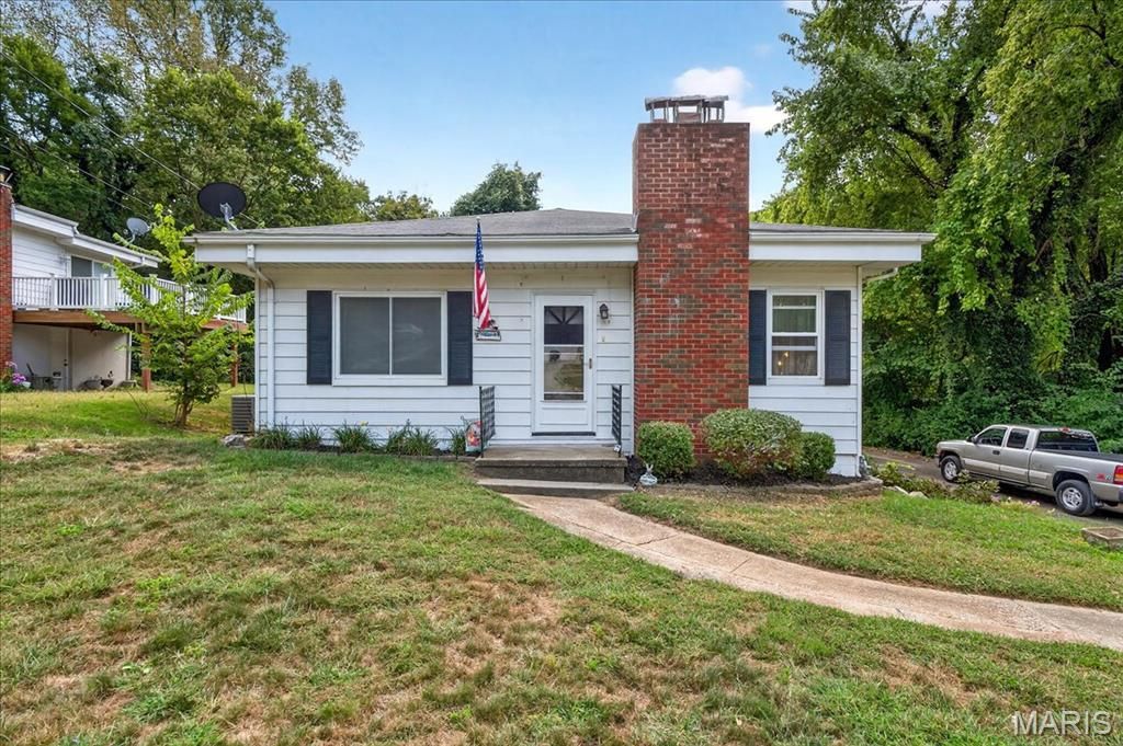 7 Hadfield Lane, Caseyville, IL 62232