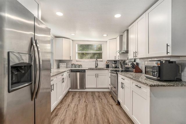 4921 6TH STREET, Zephyrhills, FL 33542