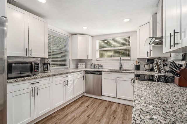 4921 6TH STREET, Zephyrhills, FL 33542