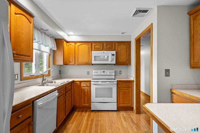 124 Appletree Drive, East Hartford, CT 06118
