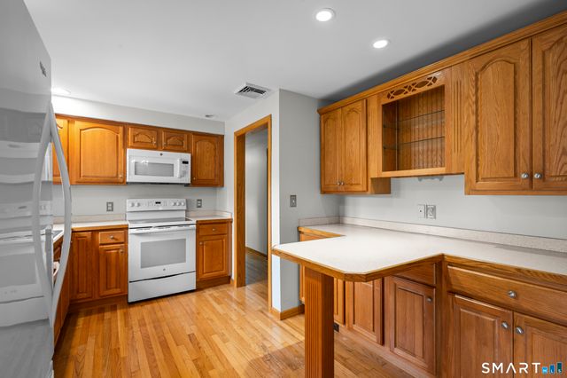 124 Appletree Drive, East Hartford, CT 06118