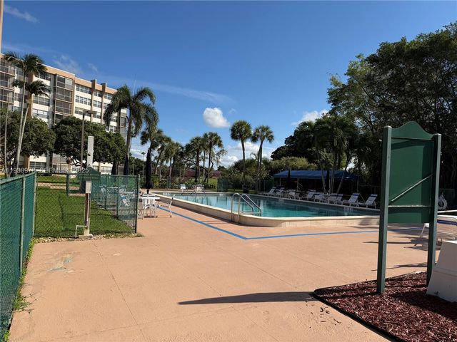 1100 Saint Charles Pl L6, Pembroke Pines, FL 33026