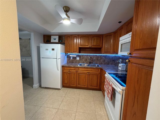 1100 Saint Charles Pl L6, Pembroke Pines, FL 33026