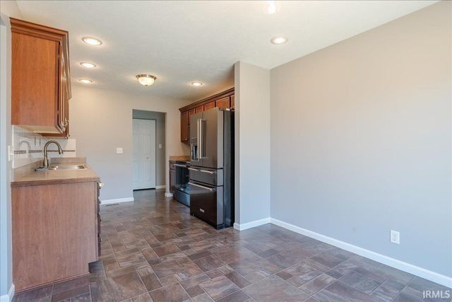 12522 Cold Water Drive, Evansville, IN 47725