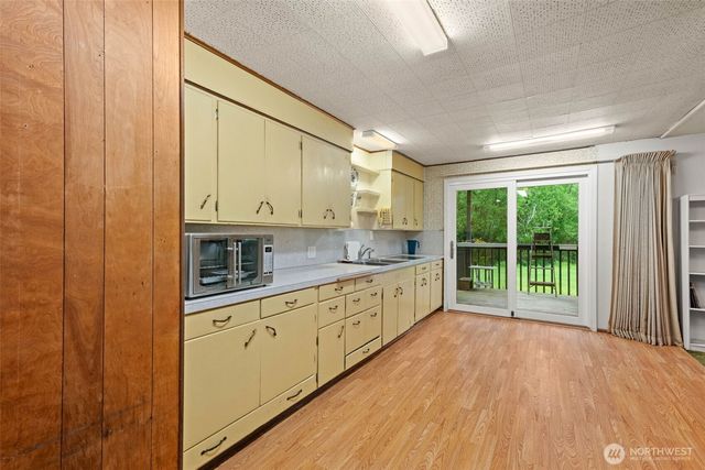 5615 Maltby Road, Woodinville, WA 98072