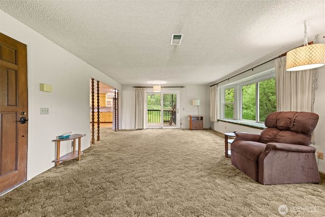 5615 Maltby Road, Woodinville, WA 98072