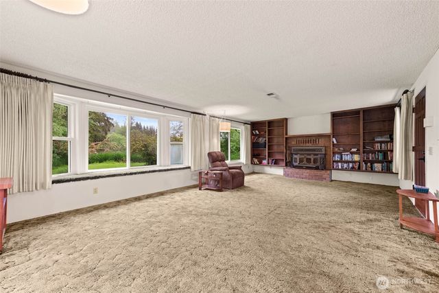 5615 Maltby Road, Woodinville, WA 98072