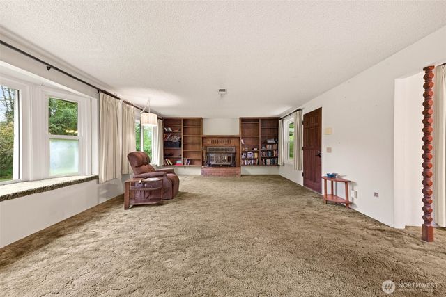 5615 Maltby Road, Woodinville, WA 98072