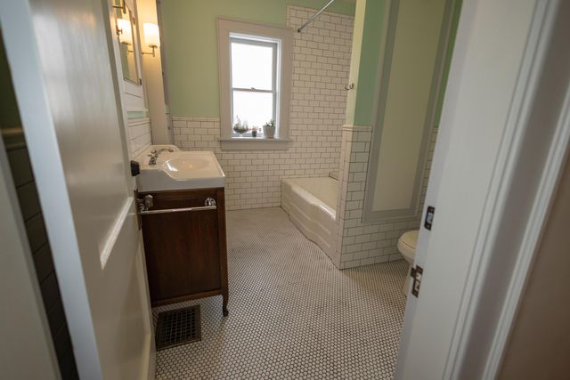 694 Wilson Avenue, Columbus, OH 43205