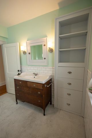 694 Wilson Avenue, Columbus, OH 43205