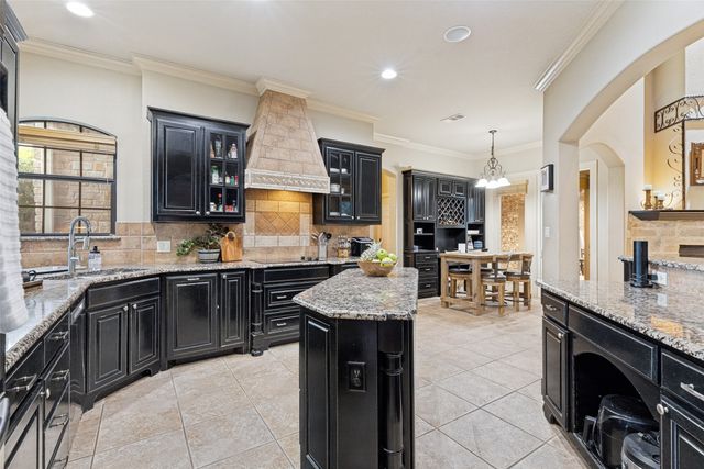 114 Southwest Drive, Aledo, TX 76008