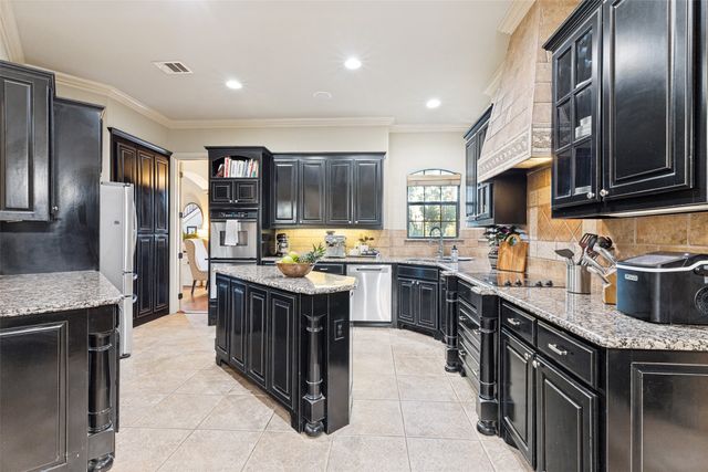 114 Southwest Drive, Aledo, TX 76008