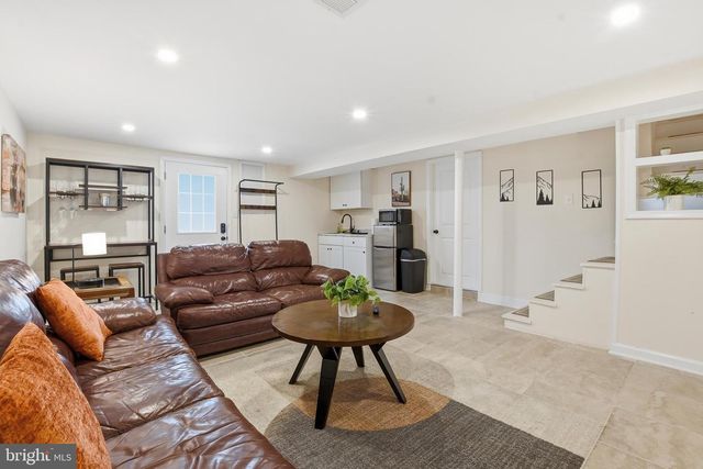 7024 LEE PARK CT, Falls Church, VA 22042