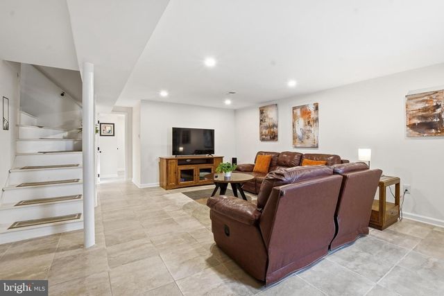 7024 LEE PARK CT, Falls Church, VA 22042