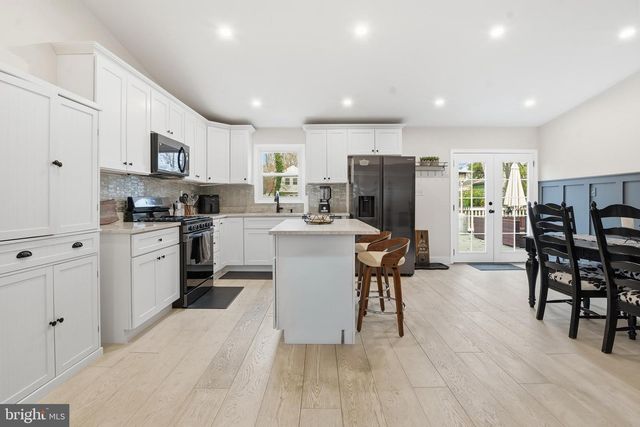 7024 LEE PARK CT, Falls Church, VA 22042