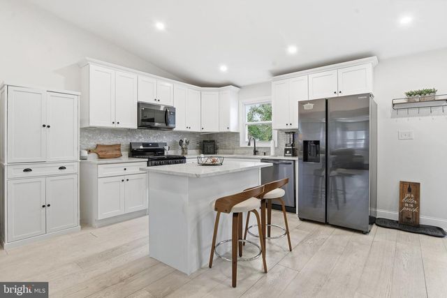 7024 LEE PARK CT, Falls Church, VA 22042