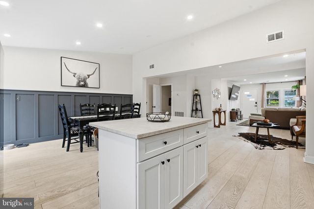 7024 LEE PARK CT, Falls Church, VA 22042