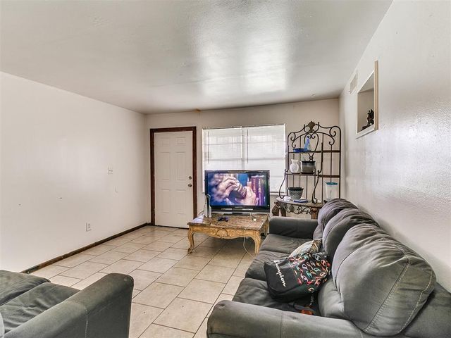 213 NW 82nd Street, Oklahoma City, OK 73114