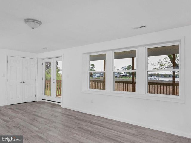 1058 SHORE DR, Colonial Beach, VA 22443
