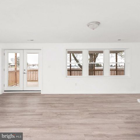 1058 SHORE DR, Colonial Beach, VA 22443