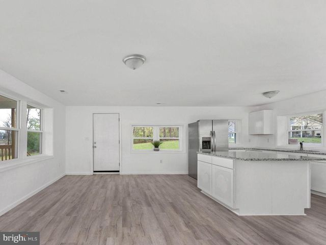 1058 SHORE DR, Colonial Beach, VA 22443