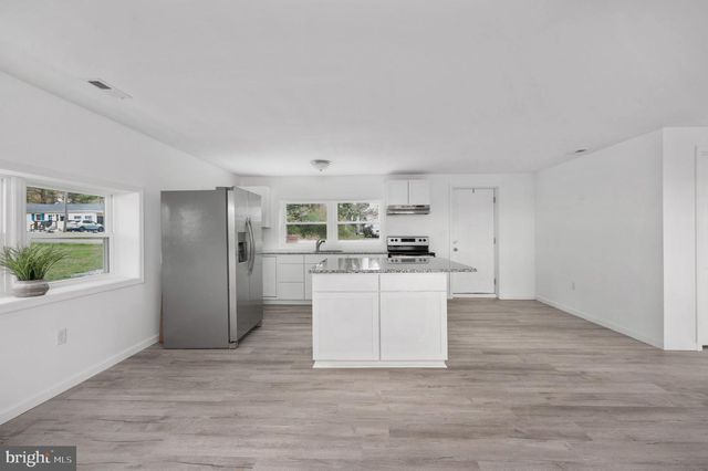 1058 SHORE DR, Colonial Beach, VA 22443
