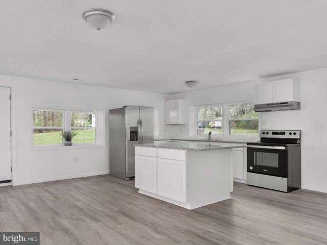 1058 SHORE DR, Colonial Beach, VA 22443