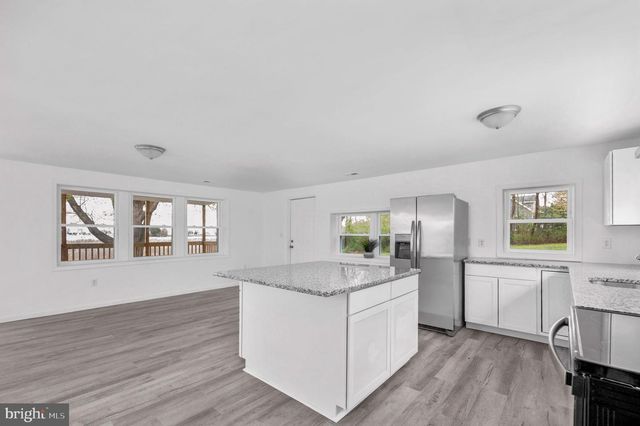 1058 SHORE DR, Colonial Beach, VA 22443