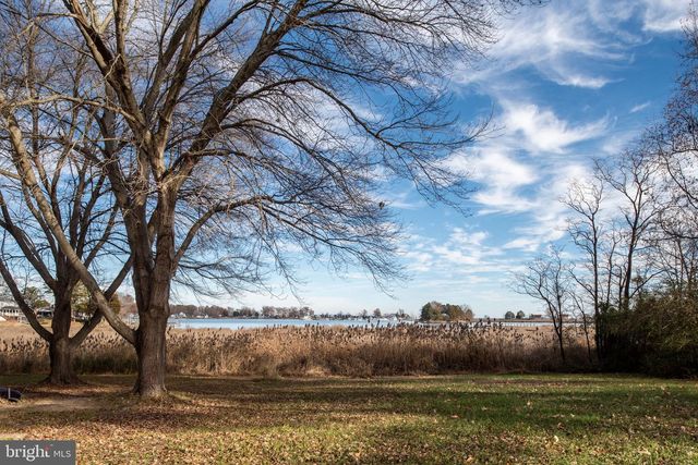 1058 SHORE DR, Colonial Beach, VA 22443