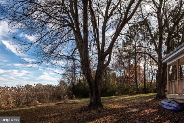 1058 SHORE DR, Colonial Beach, VA 22443