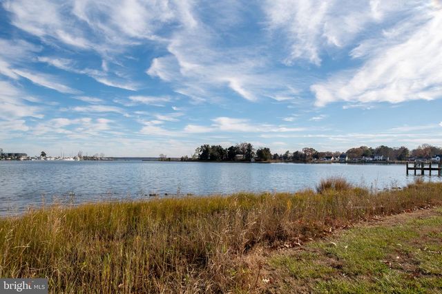 1058 SHORE DR, Colonial Beach, VA 22443