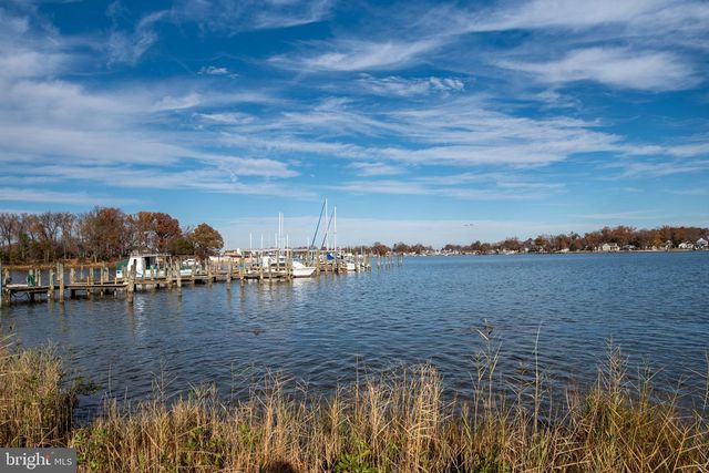 1058 SHORE DR, Colonial Beach, VA 22443