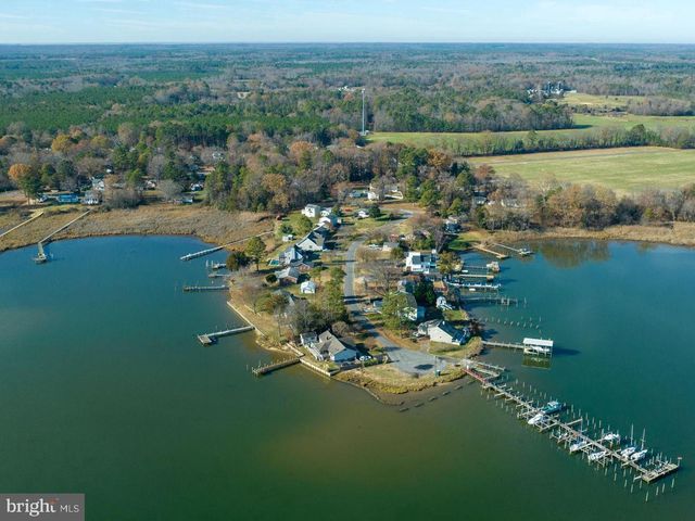 1058 SHORE DR, Colonial Beach, VA 22443