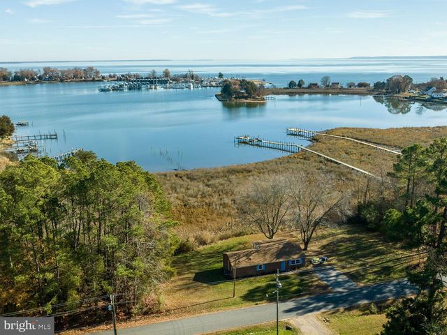 1058 SHORE DR, Colonial Beach, VA 22443