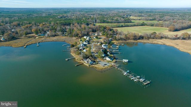1058 SHORE DR, Colonial Beach, VA 22443