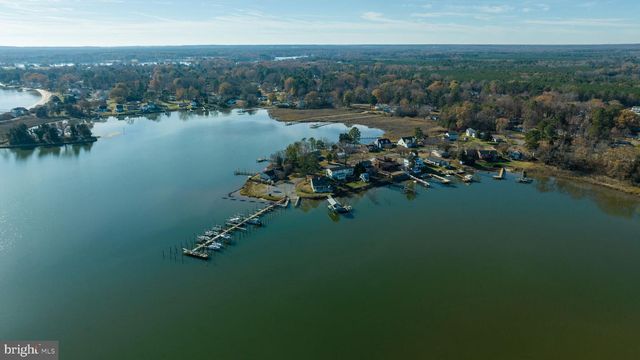 1058 SHORE DR, Colonial Beach, VA 22443