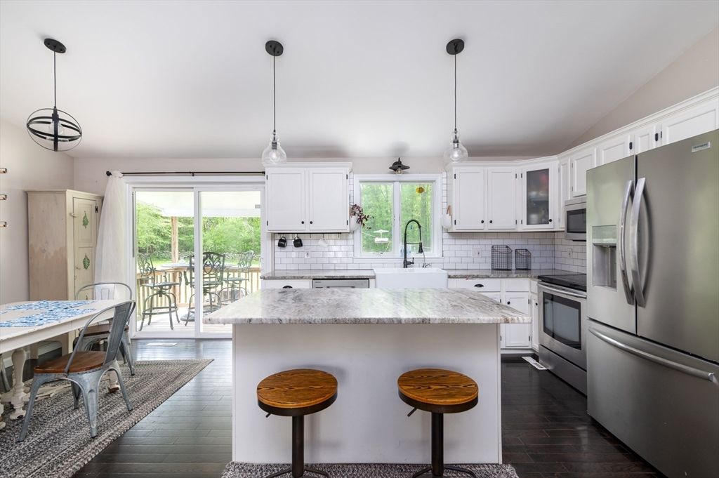 286 Narrow Ave, Westport, MA 02790